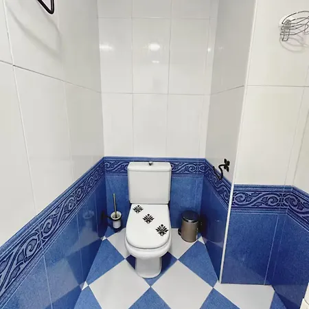 En Agost 6 Πανσιόν